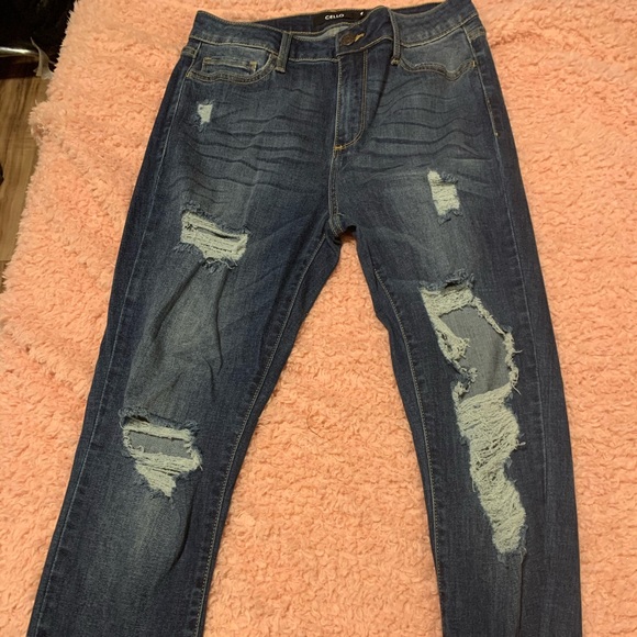 Ripped Jeans - Picture 1 of 2